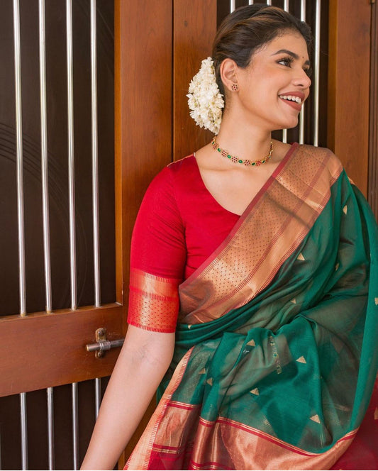 TRADITIONAL KANJIVARAM SILK SAREE AND DOUBLE ZARI WOVEN BORDERS WITH RICH PALLU