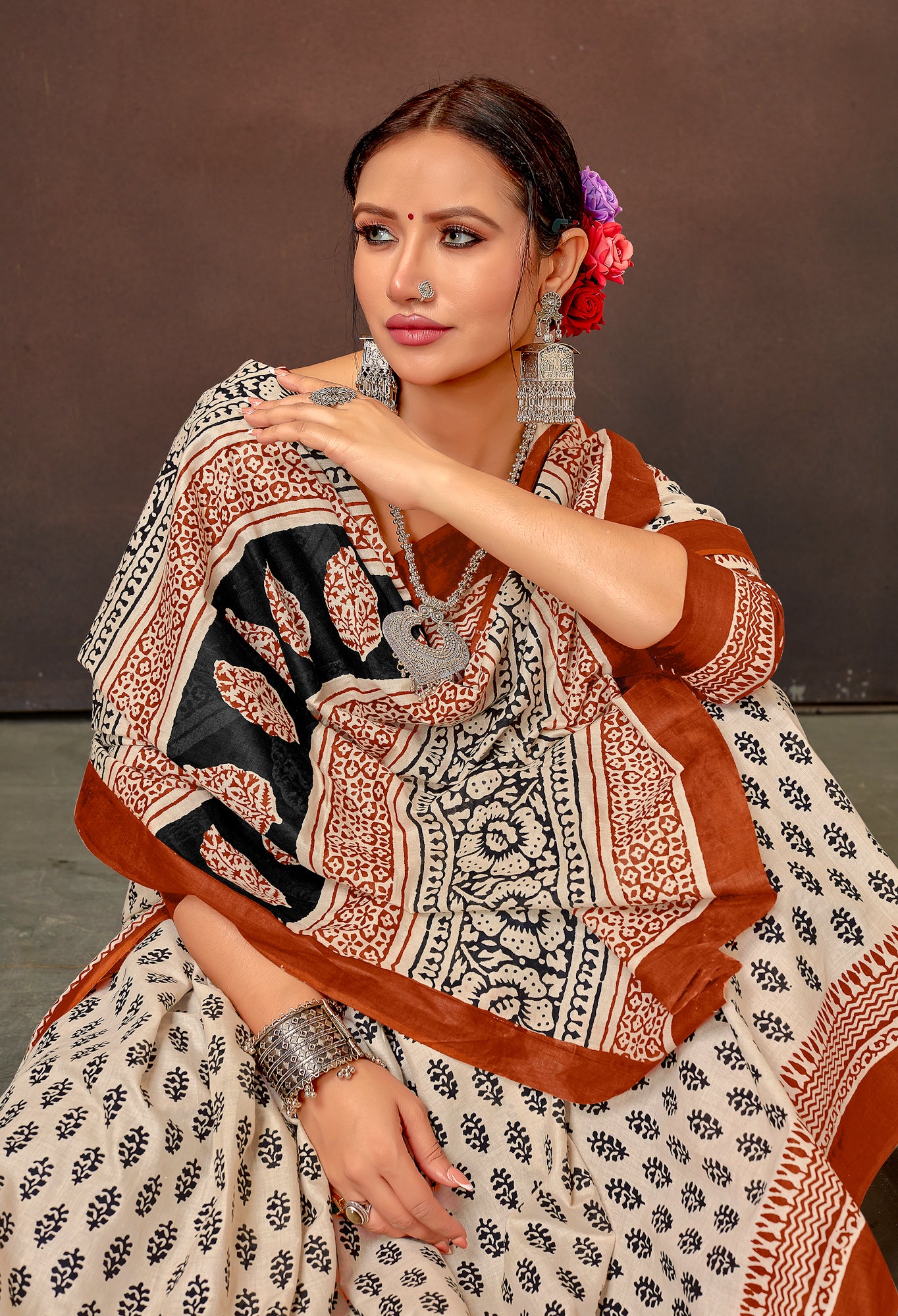 Trendy Pure Mul Cotton Saree with Bagru Handblock Prints