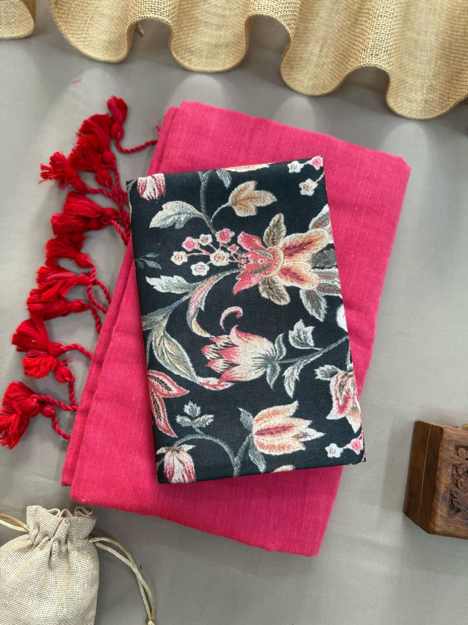 Light Pink Handloom Cotton Saree With Flower Printed Blouse