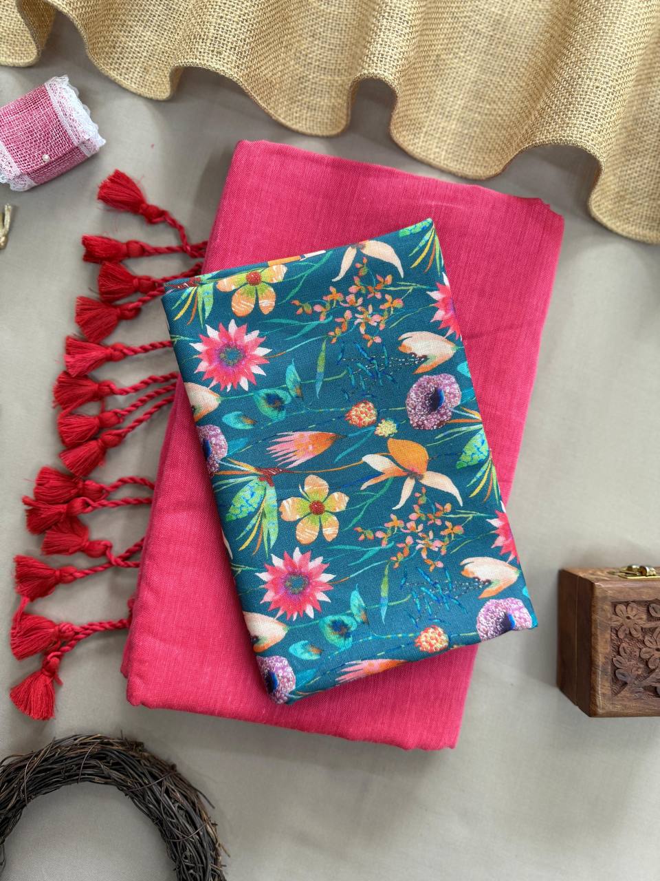 Light Pink Handloom Cotton Saree With Flower Printed Blouse