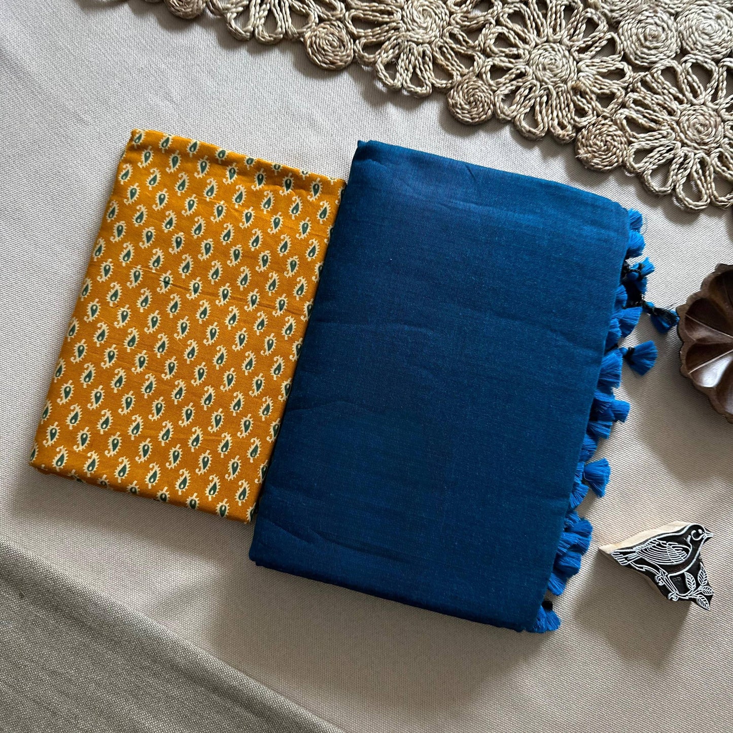 Magic - Blue Handloom Cotton Saree With Traditional Printed Blouse