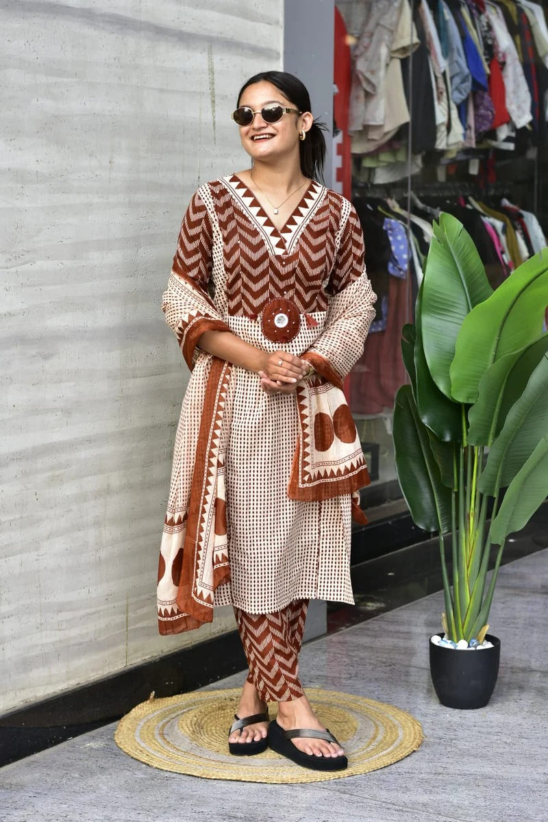 VERY BEAUTIFUL PURE MUL COTTON EMBROIDERY SUIT SET