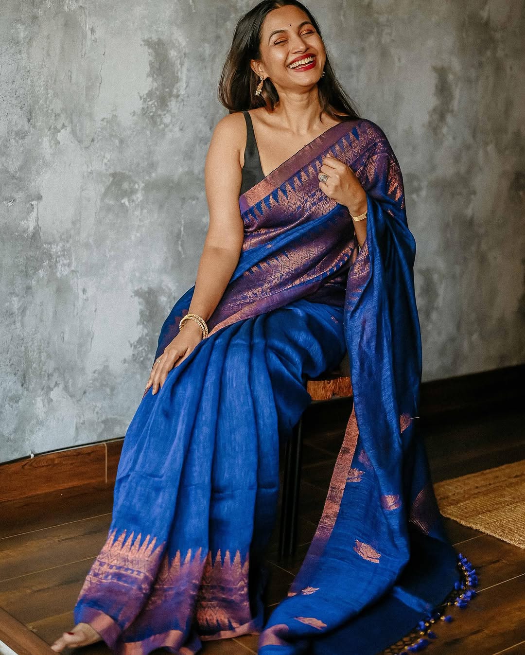 Improbable Royal Blue Cotton Silk Saree With Fragrant Blouse Piece