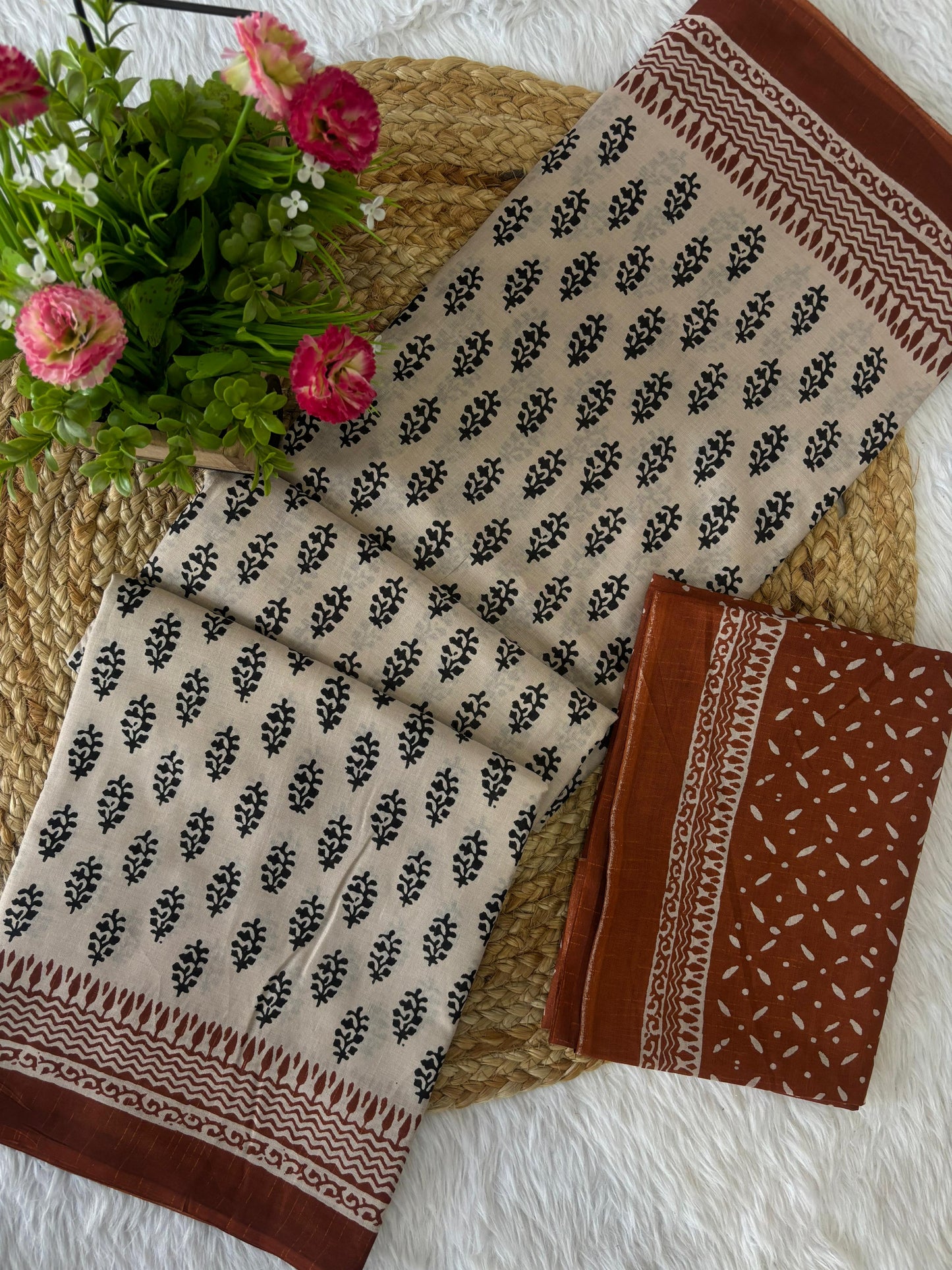 Trendy Pure Mul Cotton Saree with Bagru Handblock Prints