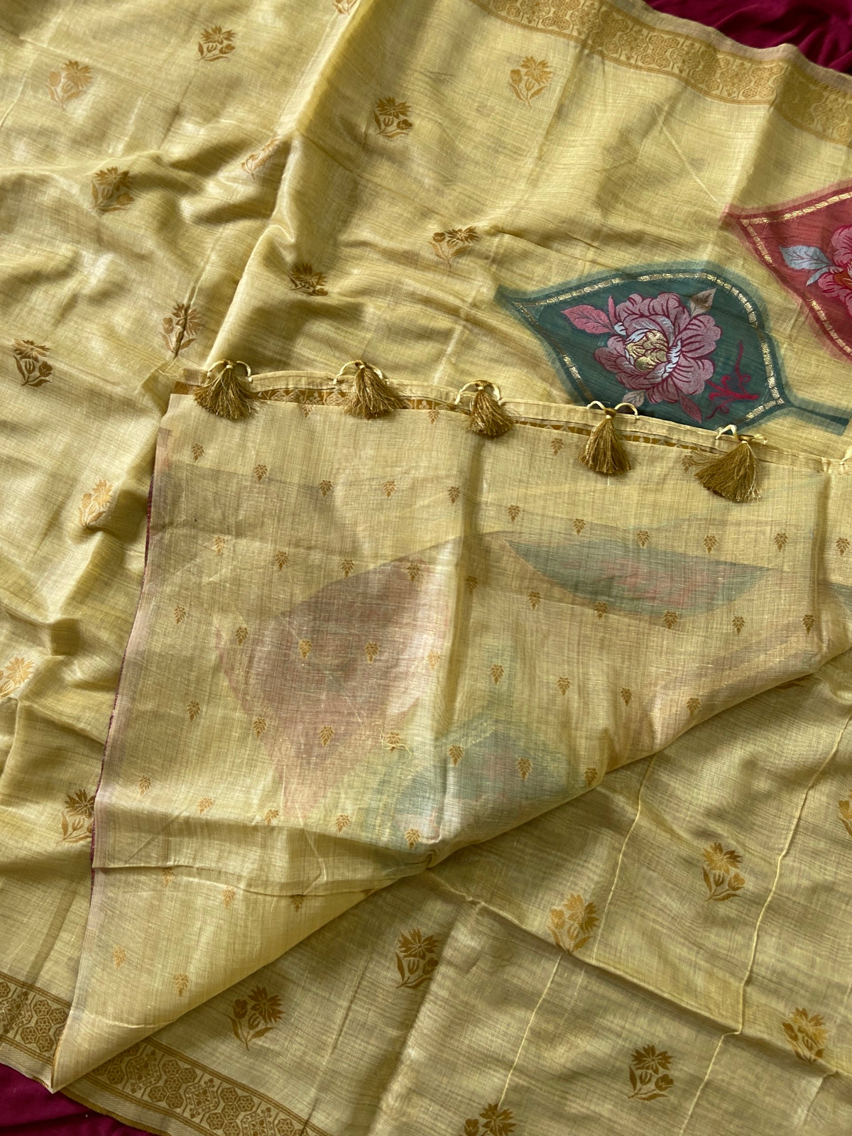 Aarvi Golden Bloom Muga Cotton Weaving Saree