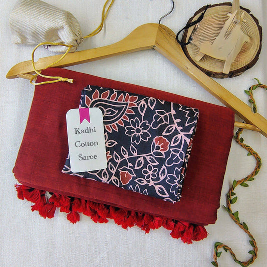 Dharma Exclusive - Marron Handloom Cotton Saree With Traditional Printed Blouse