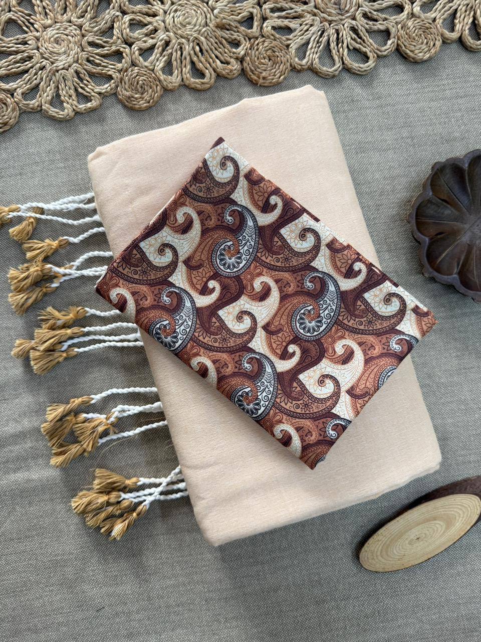 Dharma Exclusive - Off White Handloom Cotton Saree With Printed Blouse