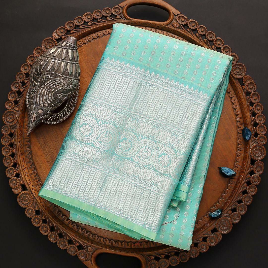 Trandy Firozi Soft Silk Saree With Beautiful Blouse Piece