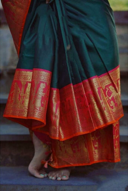 Attractive Green Soft Silk Kanjivaram Style Saree with Beautiful Blouse Piece
