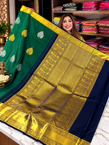 Emerald Green Soft Banarasi Silk Saree With Ineffable Blouse Piece