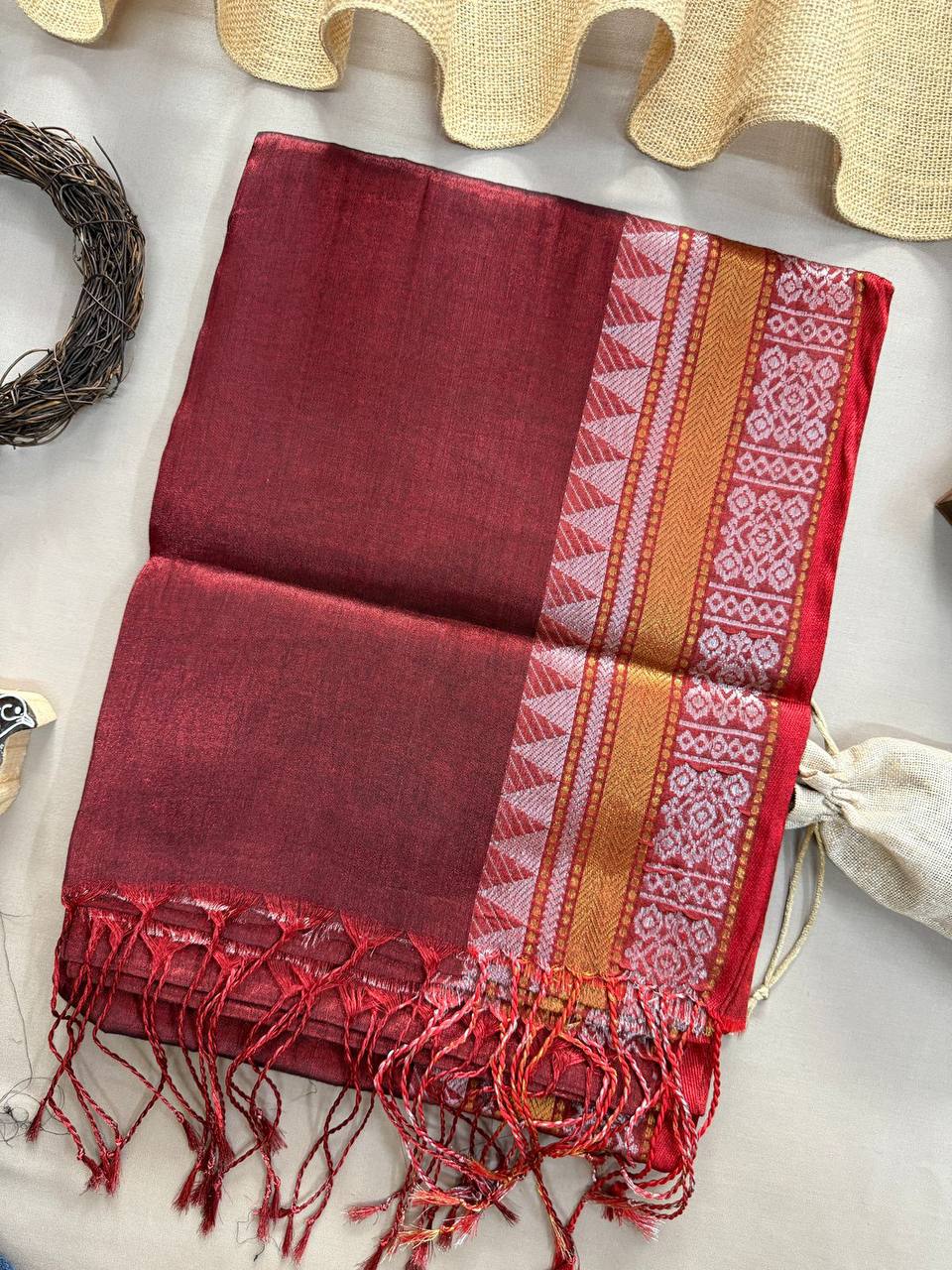 Artisan’s Touch: Dualtone Red Handloom Tissue Cotton Saree