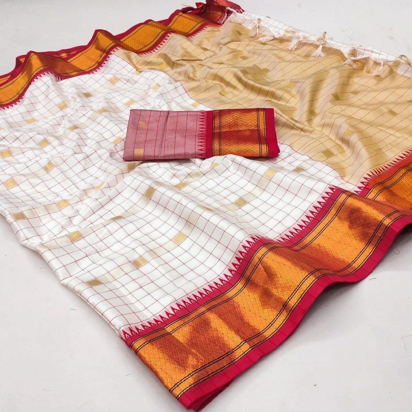 Exclusive White & Red Chex Woven Cotton Silk Saree With Gold Zari Waving Work
