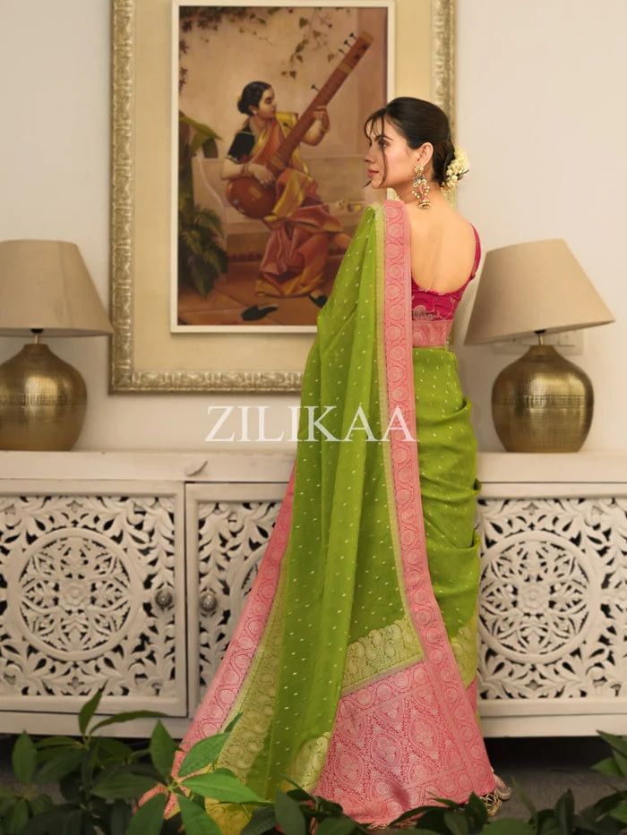 Twirling Green Soft Silk Saree With Vivacious Blouse Piece