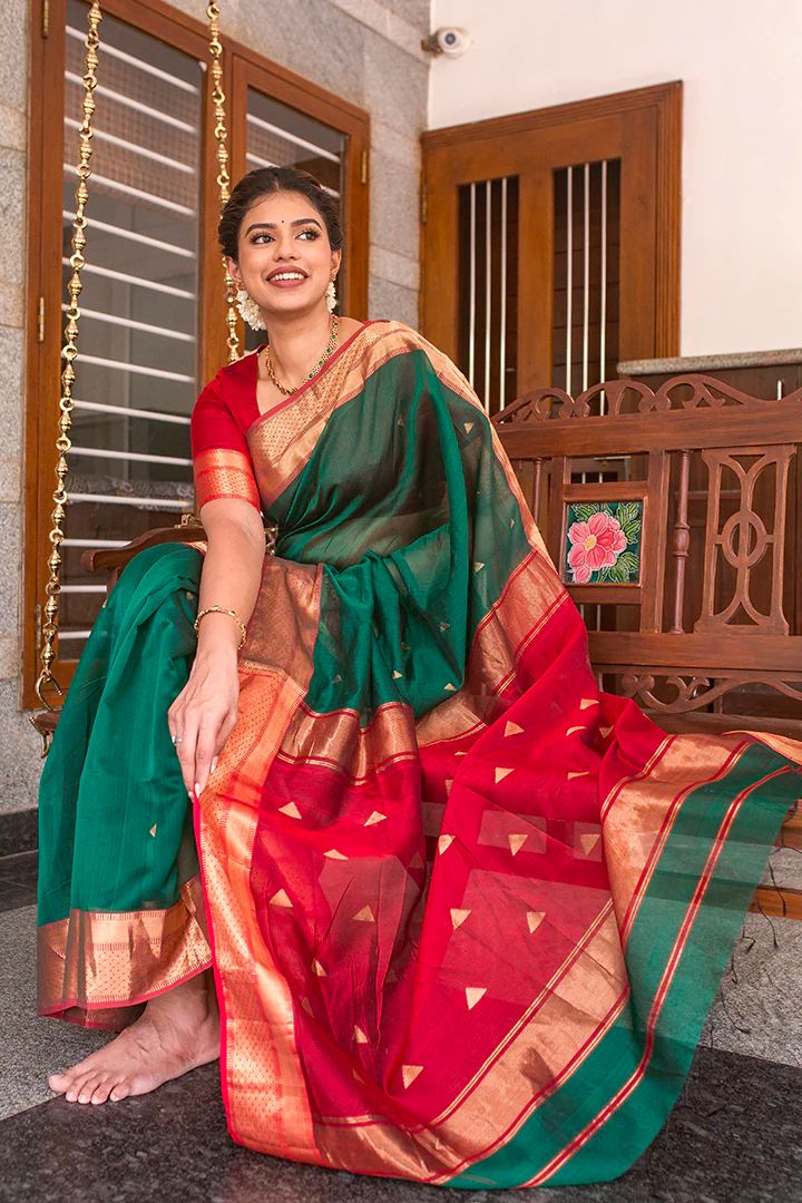TRADITIONAL KANJIVARAM SILK SAREE AND DOUBLE ZARI WOVEN BORDERS WITH RICH PALLU