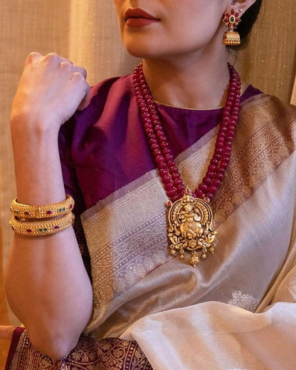 DESIGNER KANJIVARAM SILK SAREE WITH RICH GOLDEN ZARI WEAVING PALLU & BORDER WITH DESIGNER PURE SILK BLOUES