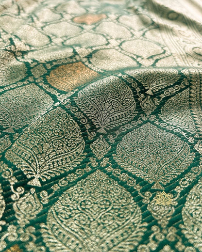 Attractive Green Soft Silk Saree With Captivating Blouse Piece