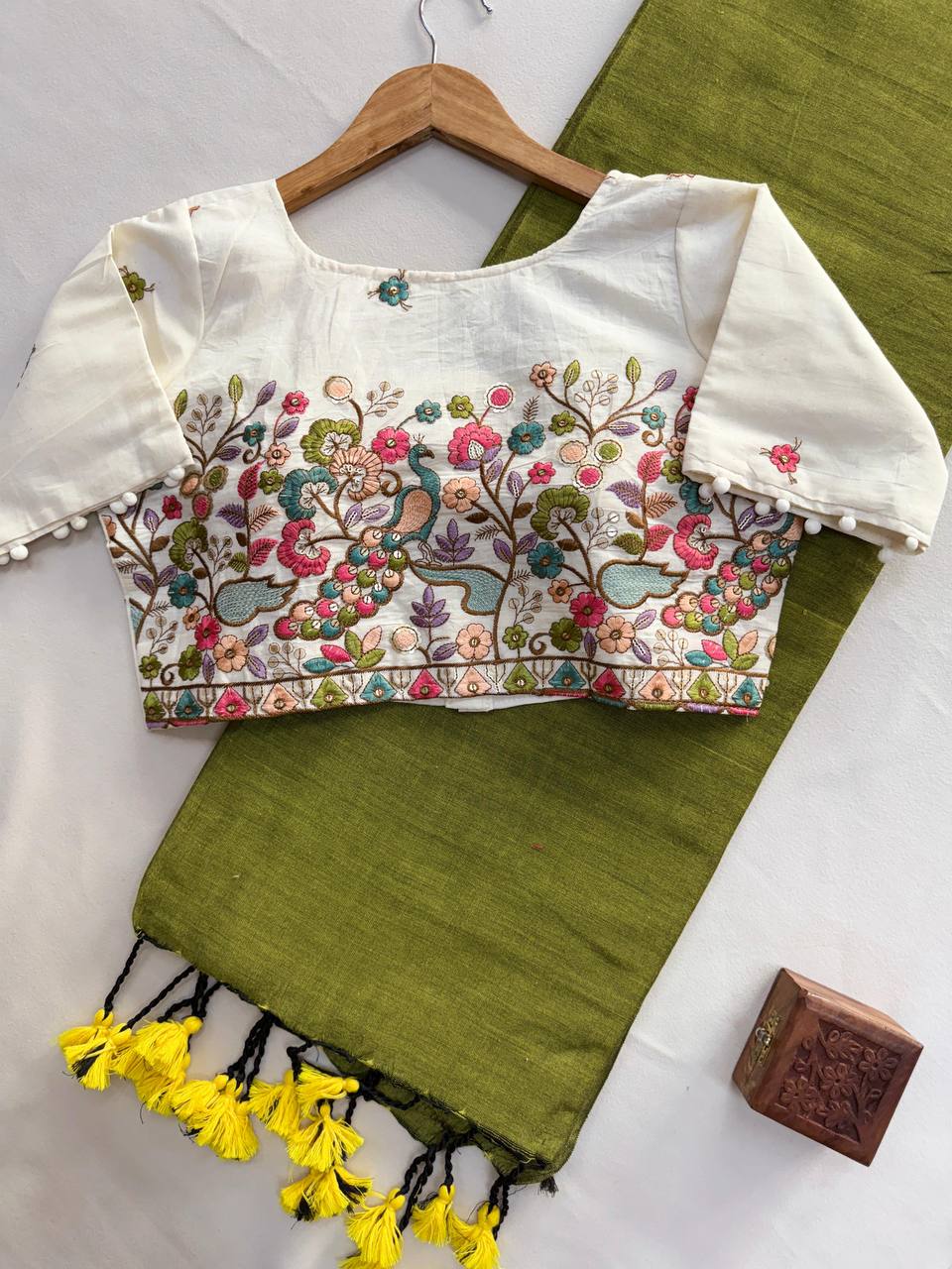 Light Green Pure Handloom Cotton Saree With Stitched Embroidery Blouse