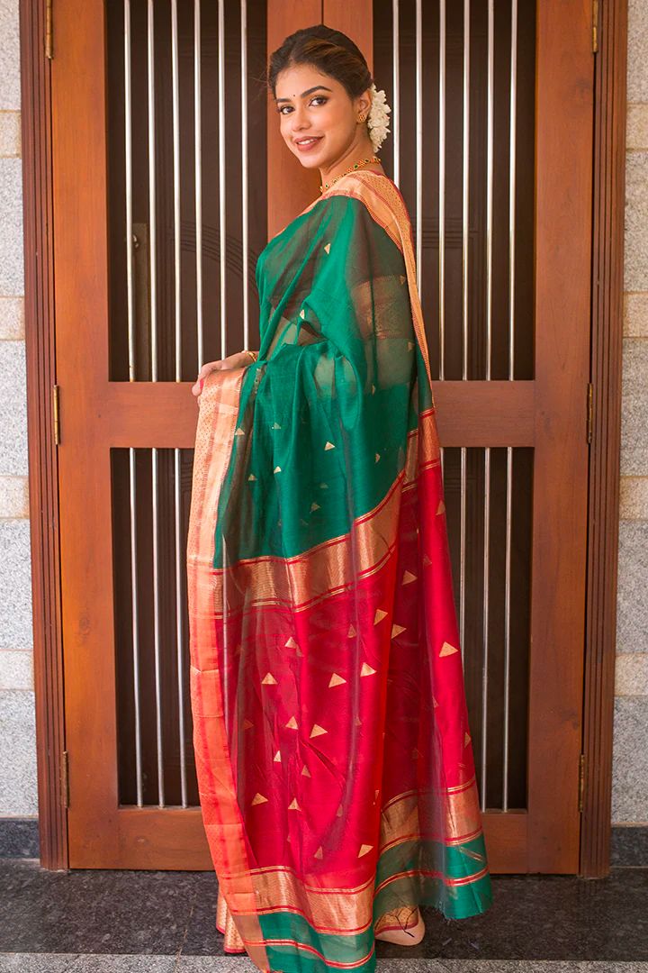 TRADITIONAL KANJIVARAM SILK SAREE AND DOUBLE ZARI WOVEN BORDERS WITH RICH PALLU