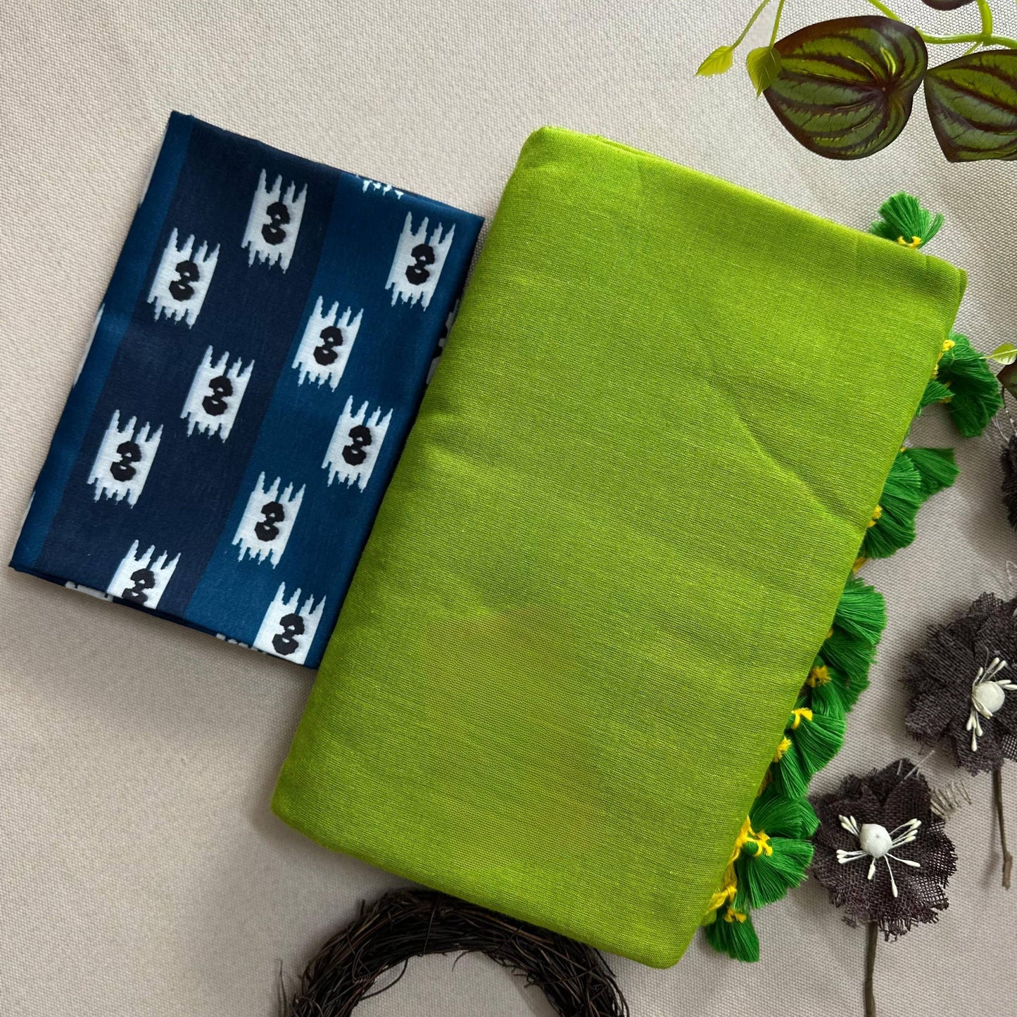 Trendy - Parrot Handloom Cotton Saree With Printed Blouse