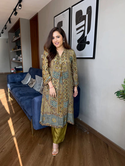 Very Beautiful Natural Crepe Printed Suit Set with A-Line Kurta