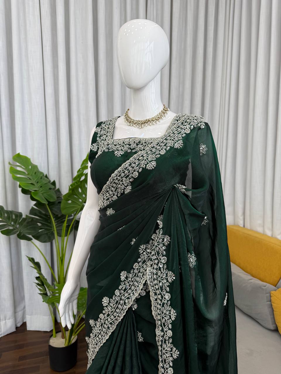 Elegant Emerald Green Fendy Silk Saree
