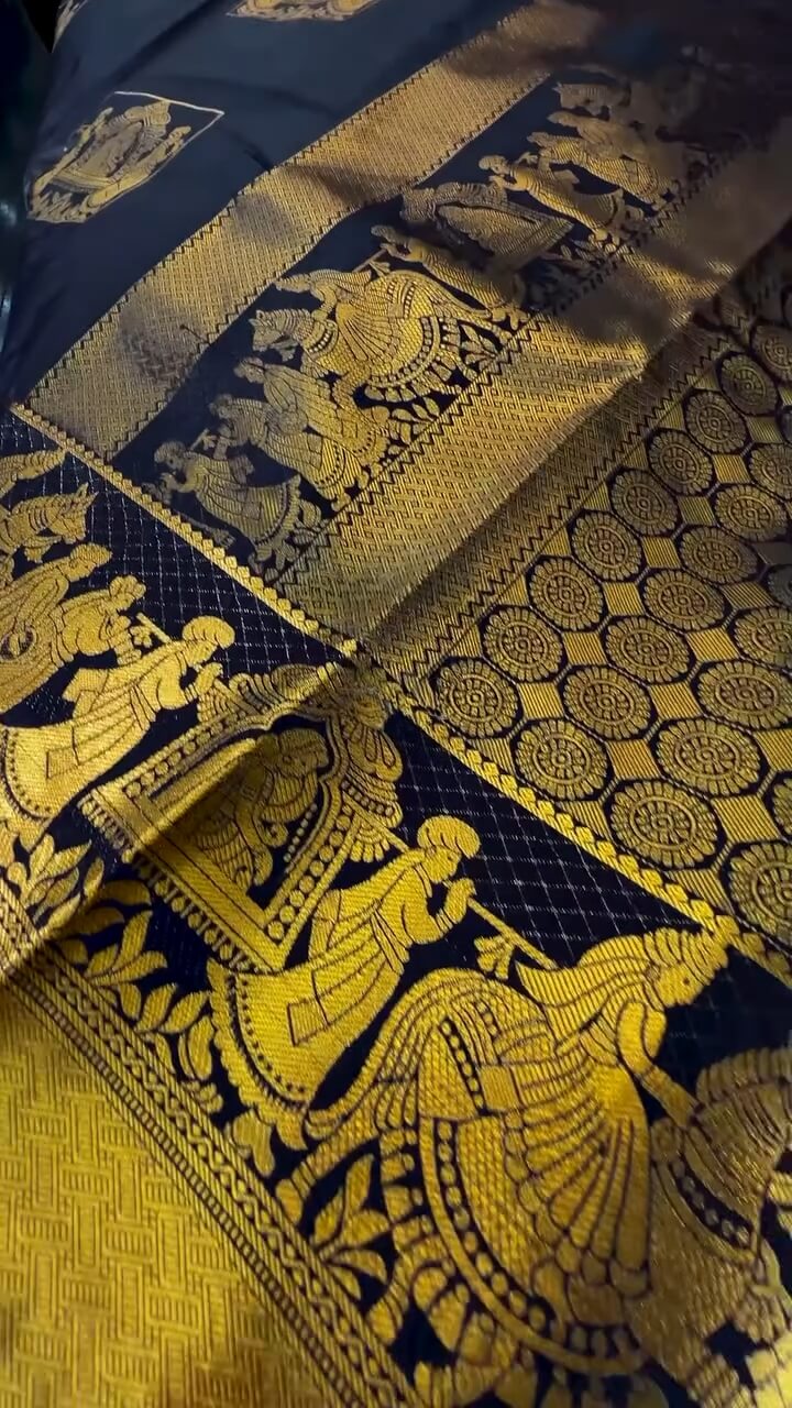 Royal Navy Blue Banarasi Silk Saree With Deserving Blouse Piece