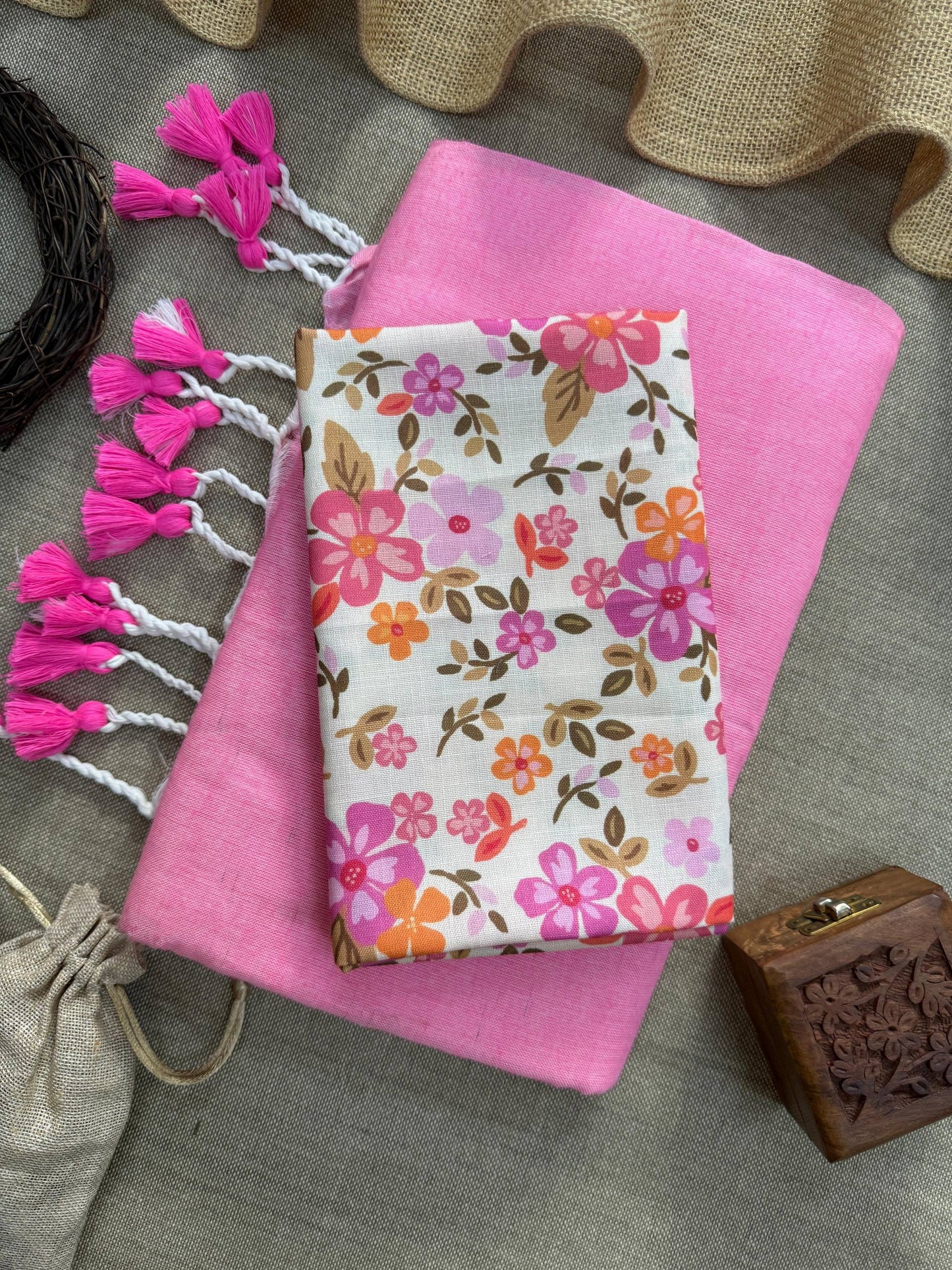 ATTRACTIVE - PINK HANDLOOM COTTON SAREE WITH PRINTED BLOUSE