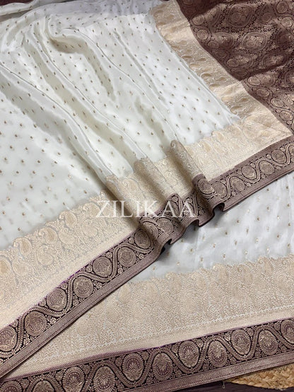 Girlish Beige Soft Silk Saree With Outstanding Blouse Piece