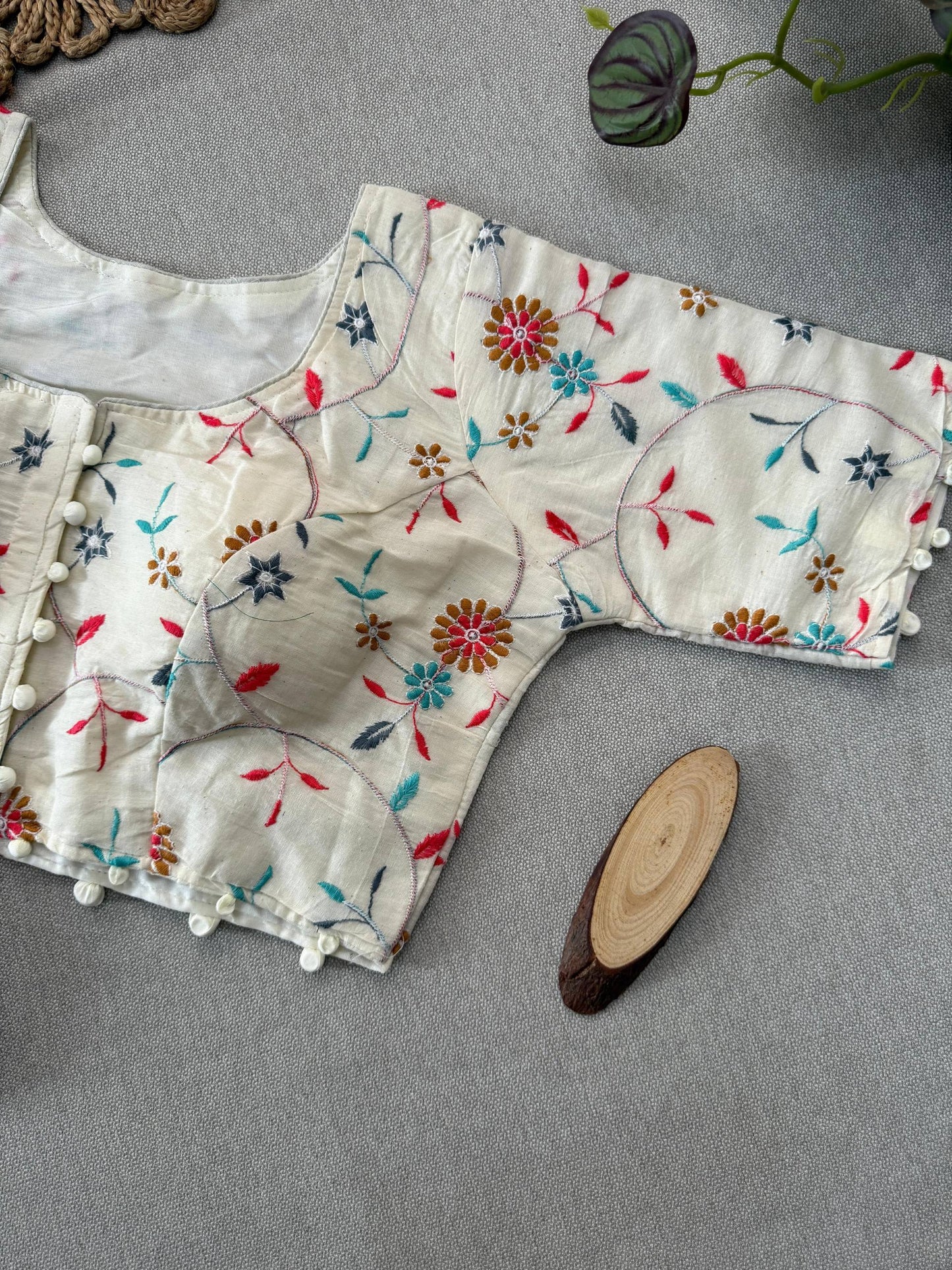 Attractive- C Green Handloom Cotton Saree With Havy Embroidery Stitched Blouse