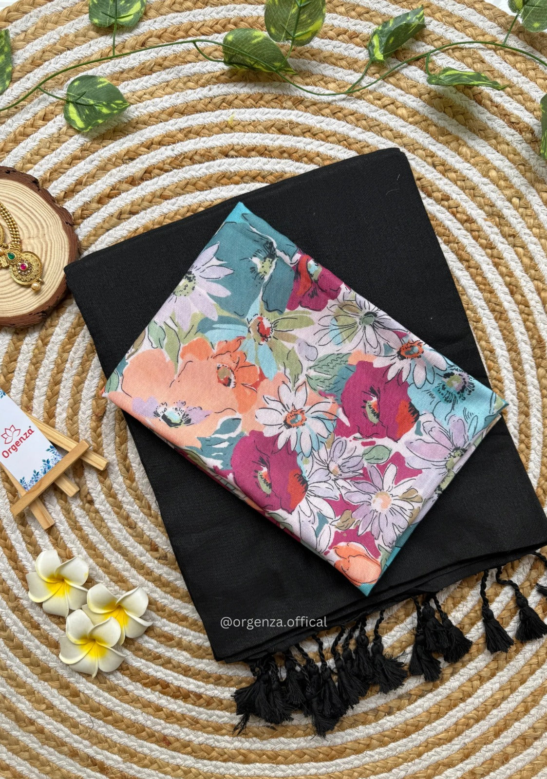 Attractive Black Colour Handloom Cotton Saree With Flower Print Blouse