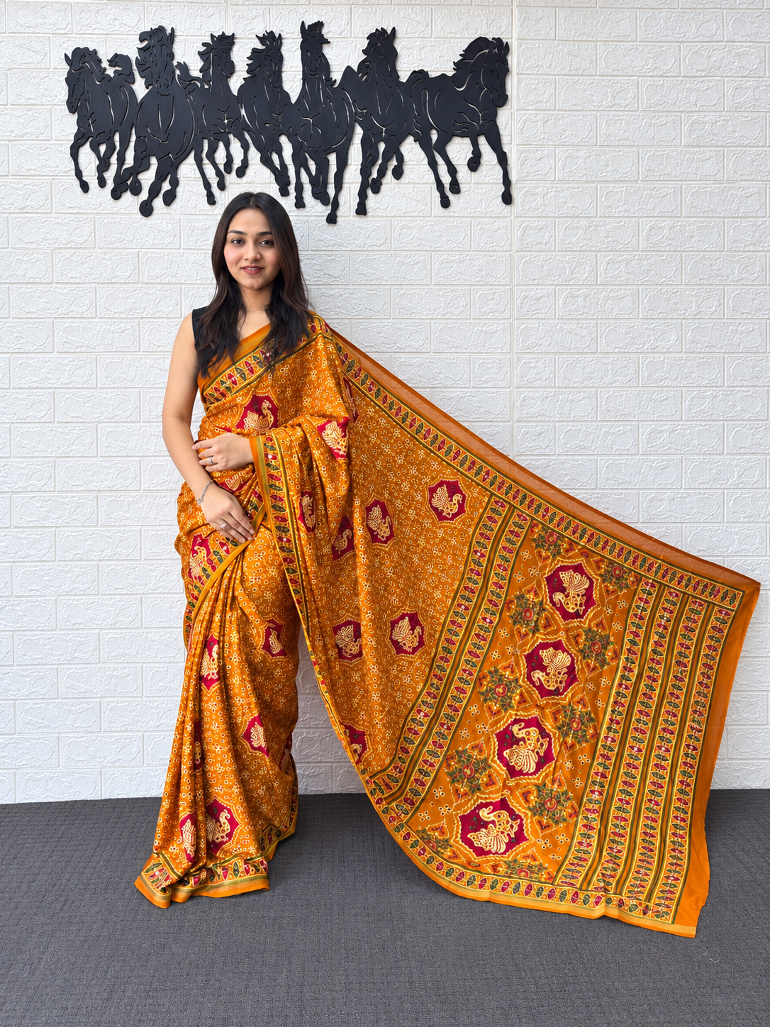 Peethambari Bandhani Handcrafted Mirror Detailing Cotton Saree