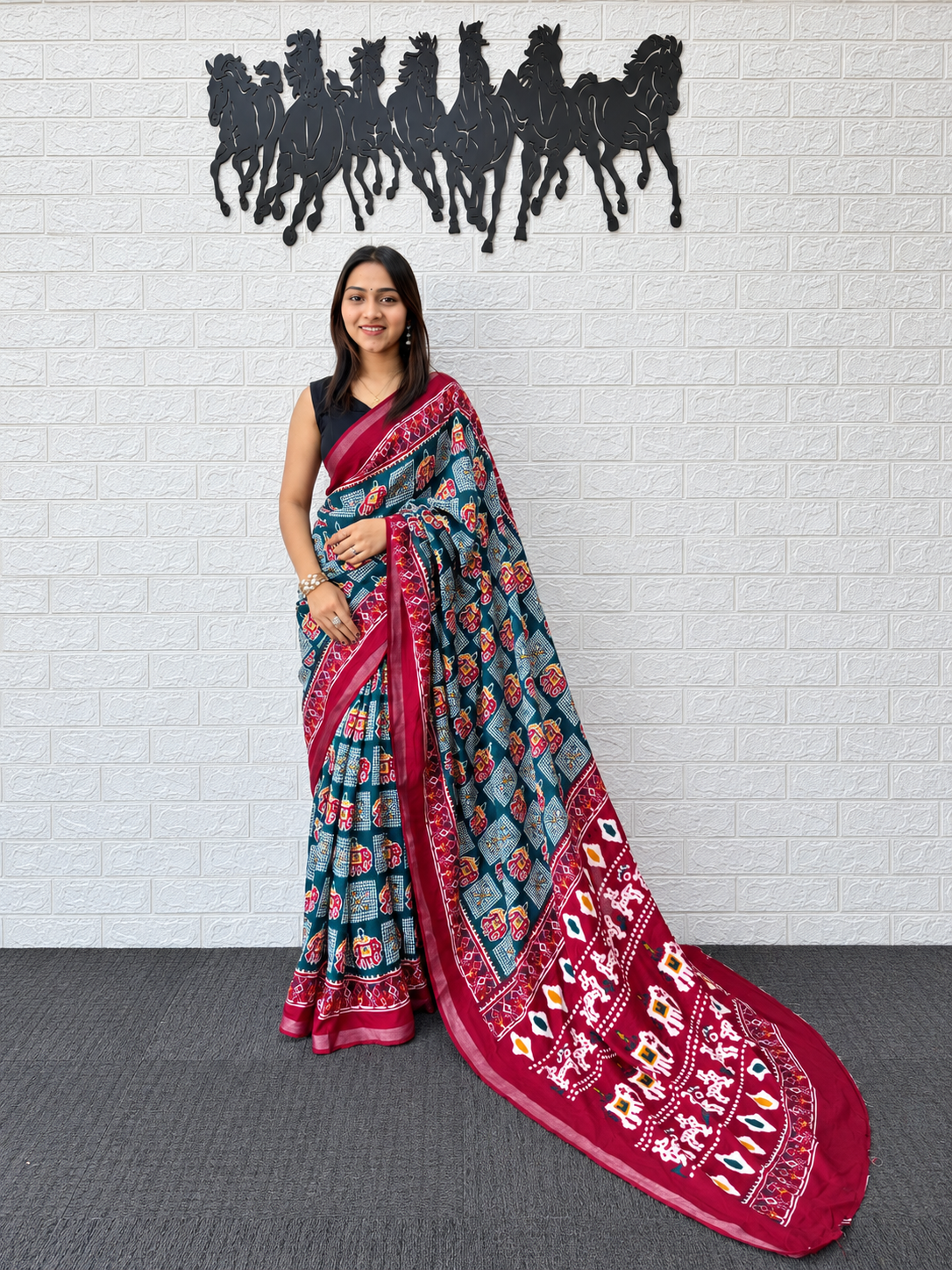 Vintage Harmony Traditional Print Heavy Mal Cotton Saree