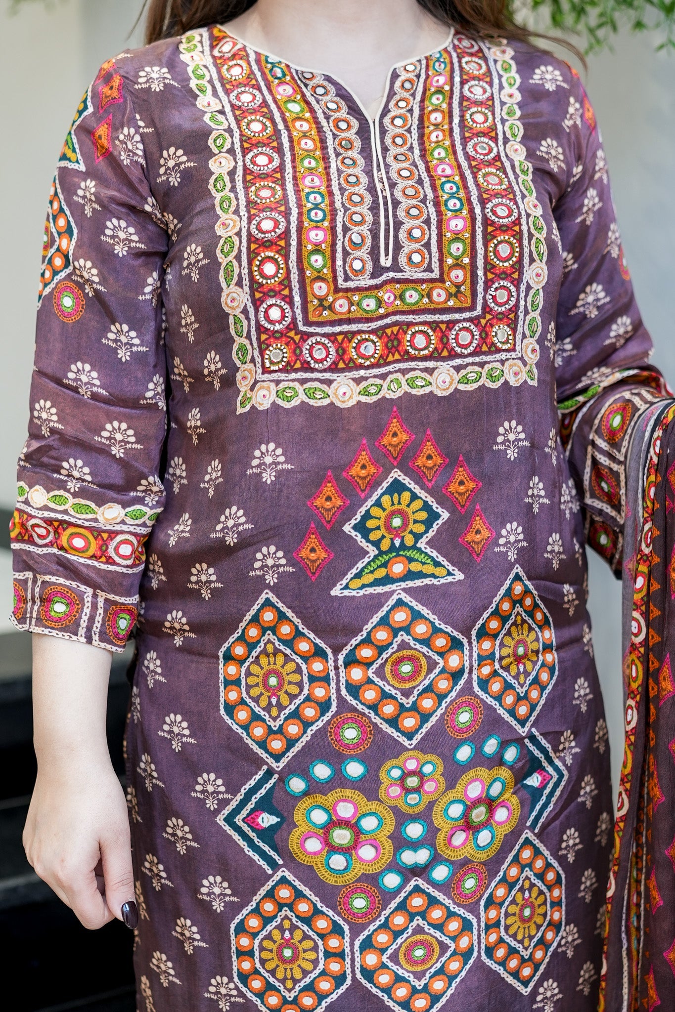 VERY BEAUTIFUL PURE CHINON HANDWORK SUIT SET