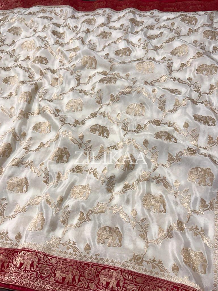 Delectable Beige Soft Silk Saree With Smashing Blouse Piece