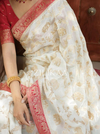 Delectable Beige Soft Silk Saree With Smashing Blouse Piece