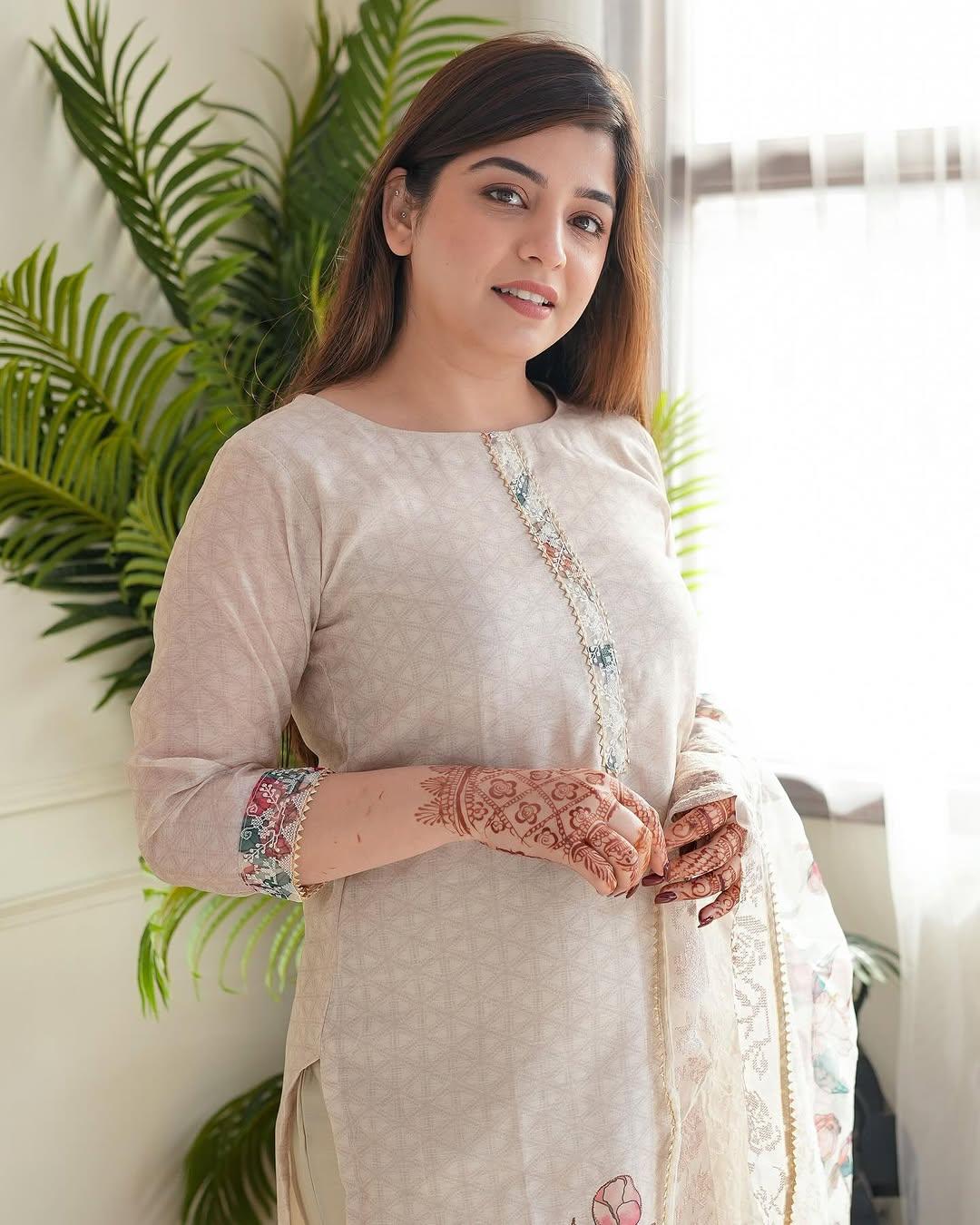 Very Beautiful Designer Kalavati Pure Linen Suit Set
