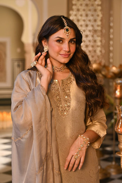 Elegant Kanjivarm Silk Embroidered Kurta Set with Dupatta