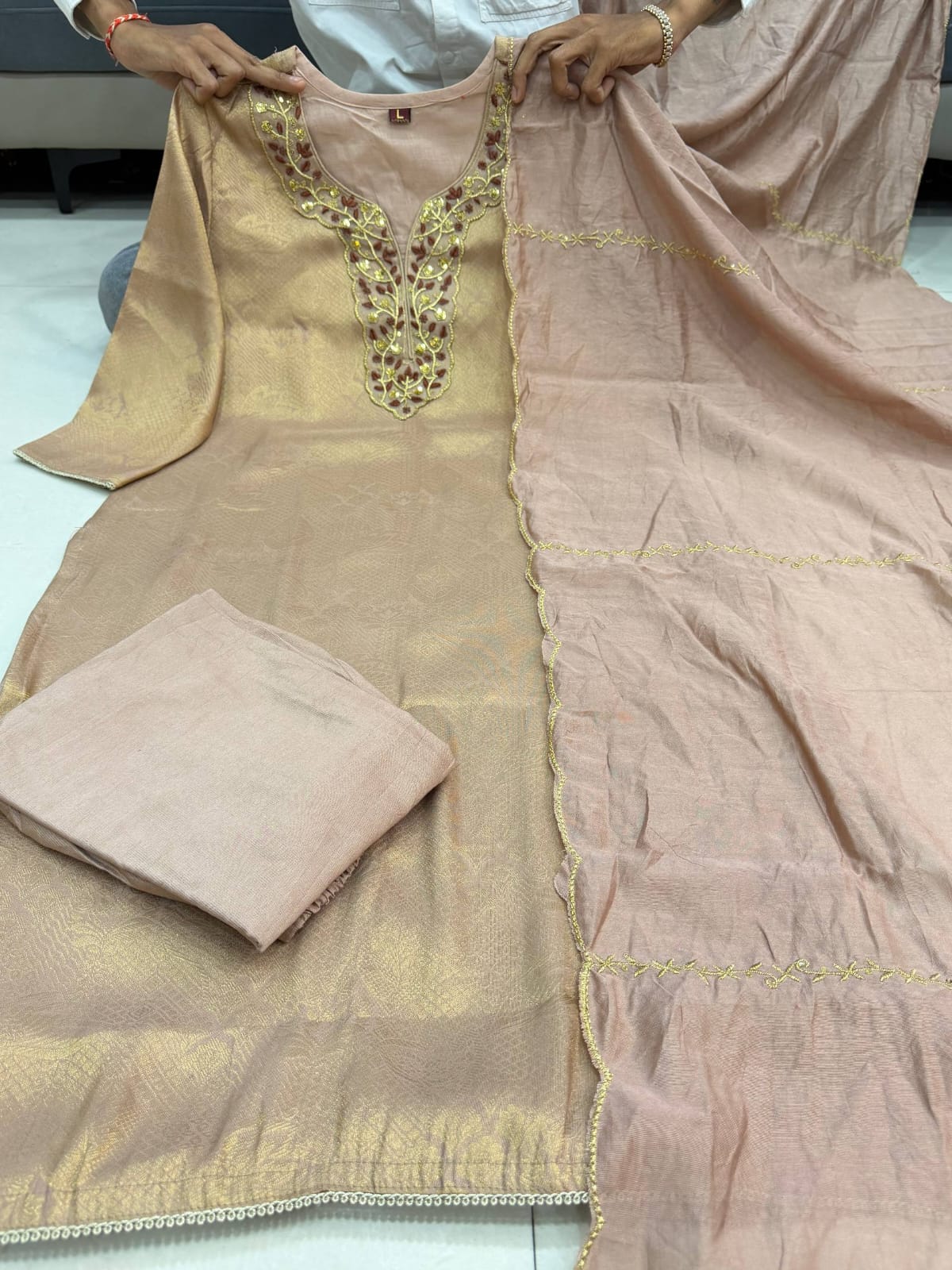 Elegant Kanjivarm Silk Embroidered Kurta Set with Dupatta