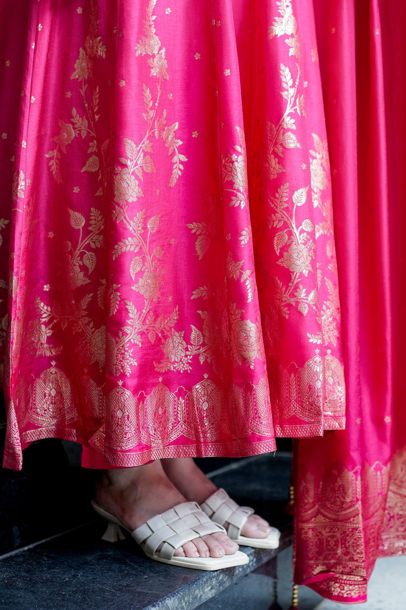 ATTRACTIVE BANARASI SILK EMBROIDERY SUIT SET