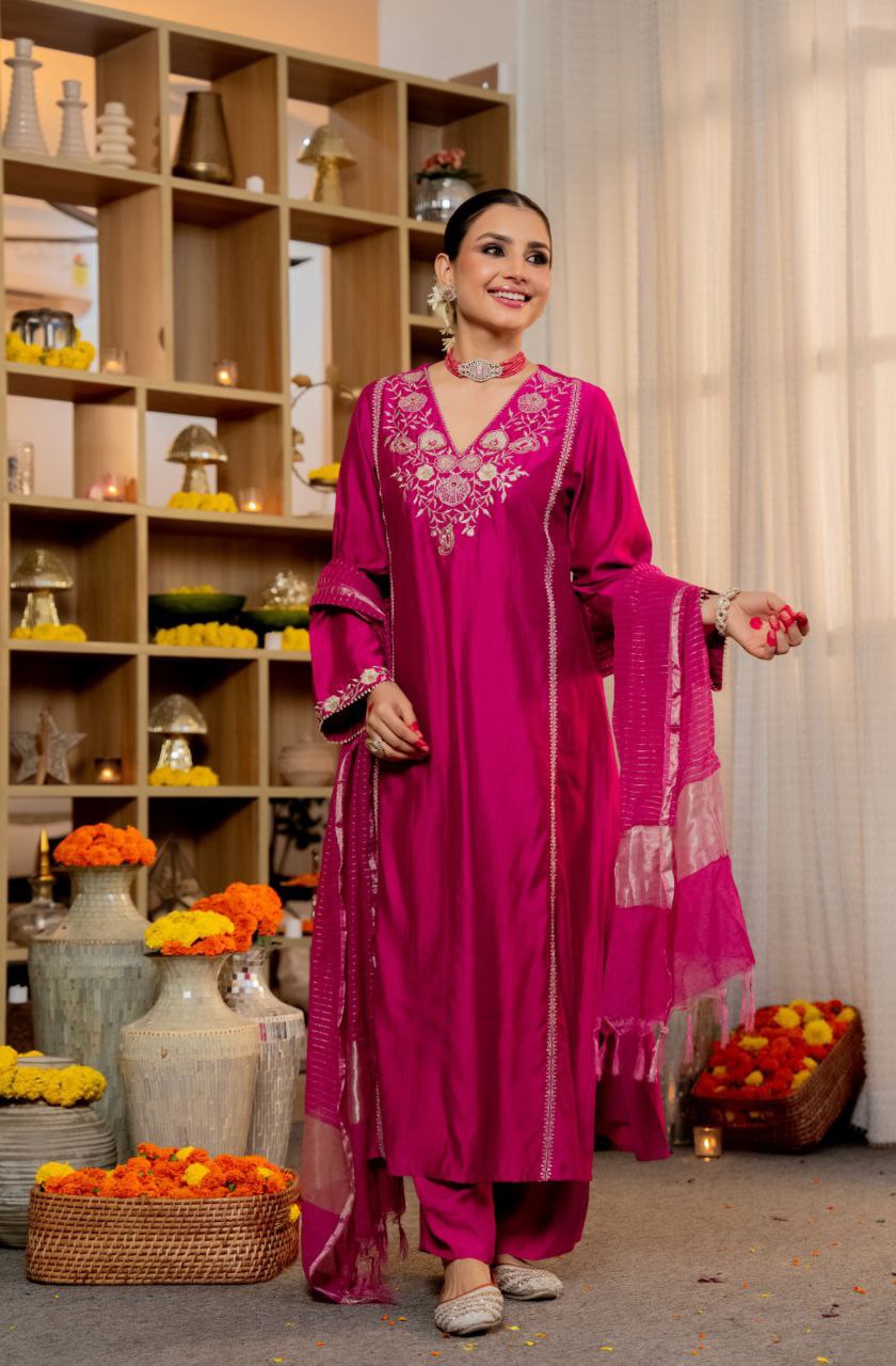 ATTRACTIVE BANARASI SATORI SILK SUIT SET