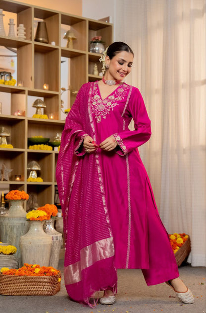 ATTRACTIVE BANARASI SATORI SILK SUIT SET