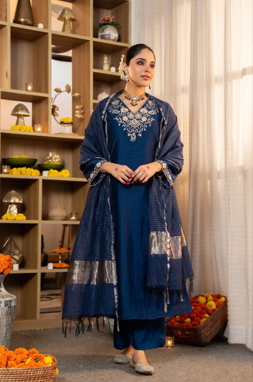 ELEGANT BANARASI SATORI SILK SUIT SET
