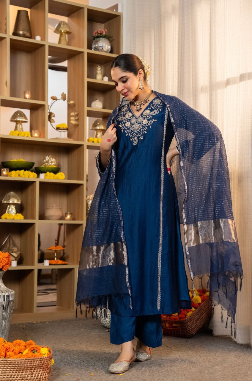 ELEGANT BANARASI SATORI SILK SUIT SET