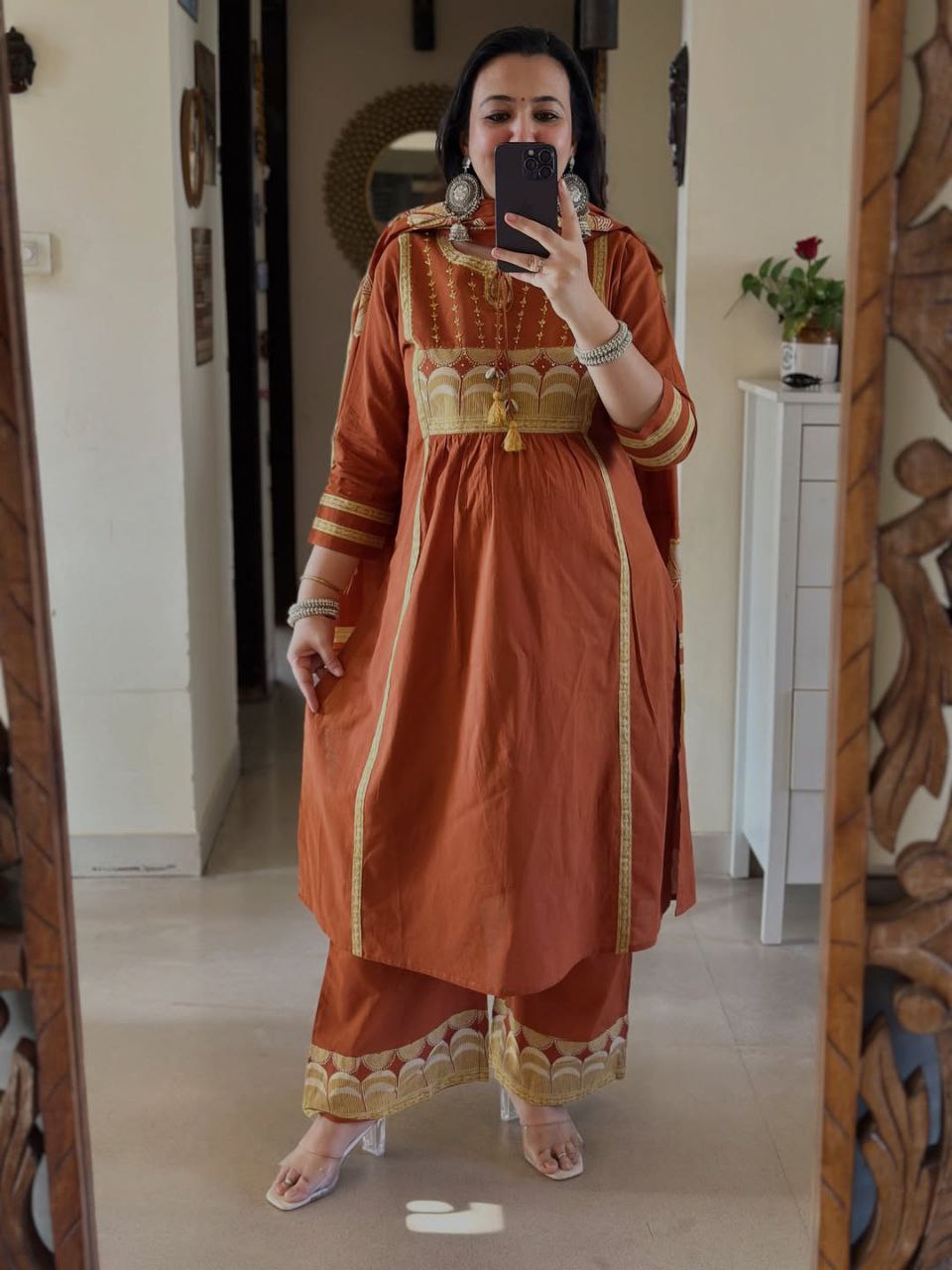 VARY AESTHETIC PURE MUL COTTON EMBROIDERY SUIT SET