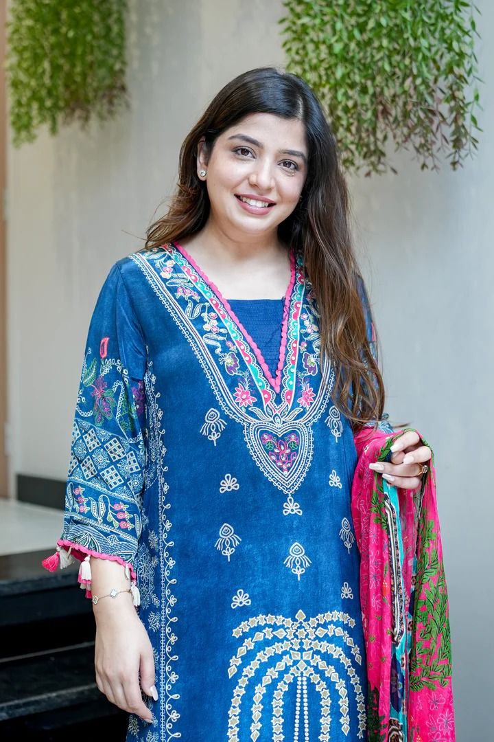 NAVY BLUE EMBROIDERED MUSLIN SUIT SET WITH PRINTED DUPATTA