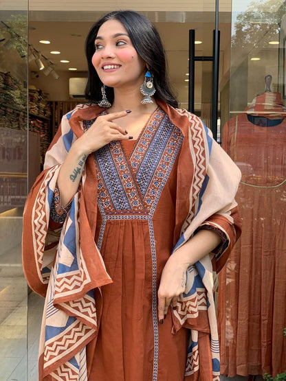 VERY CHARMING PURE KANJIVARAM SUIT SET WITH ZAR WEAVING