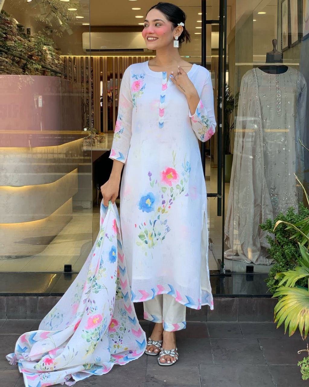 VERY ATTRACTIVE LINEN FLOWER PRINTED SUIT SET