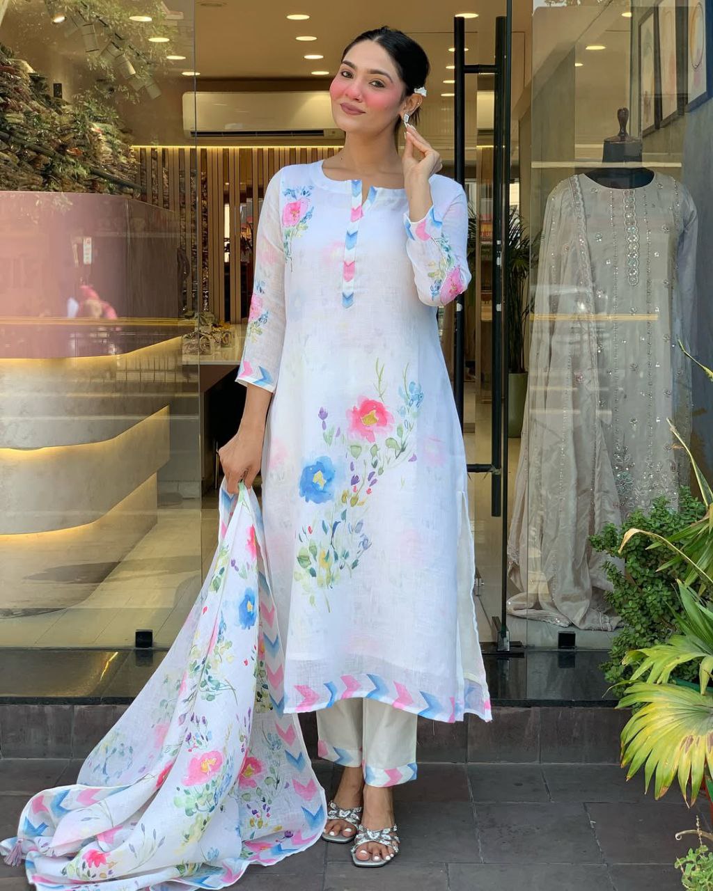 VERY ATTRACTIVE LINEN FLOWER PRINTED SUIT SET