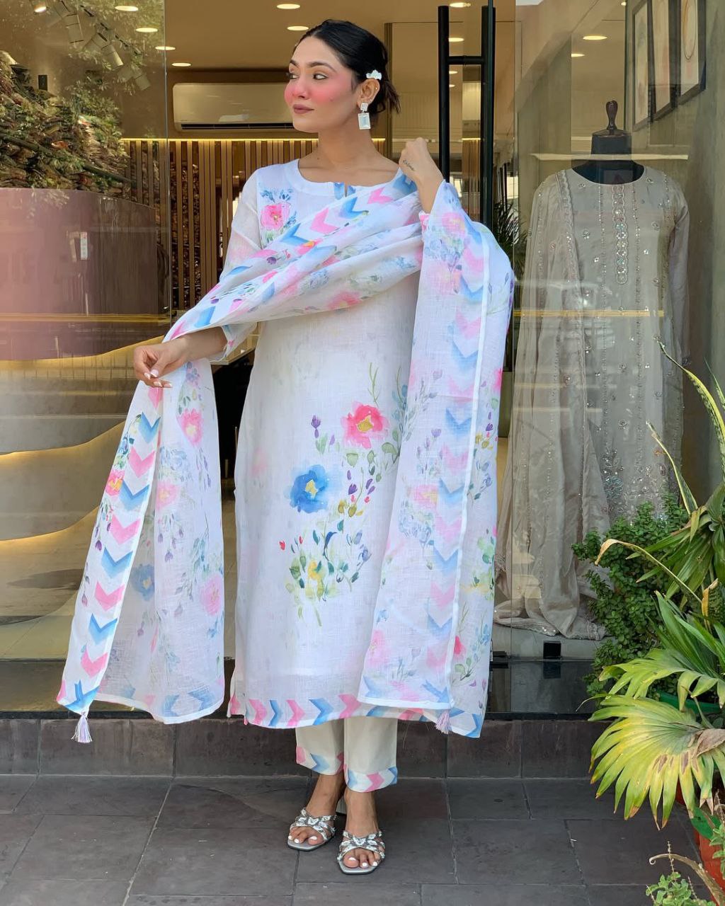 VERY ATTRACTIVE LINEN FLOWER PRINTED SUIT SET