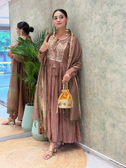 GORGEOUS MUL CHANDERI SUIT SET WITH BANARASI DUPATTA